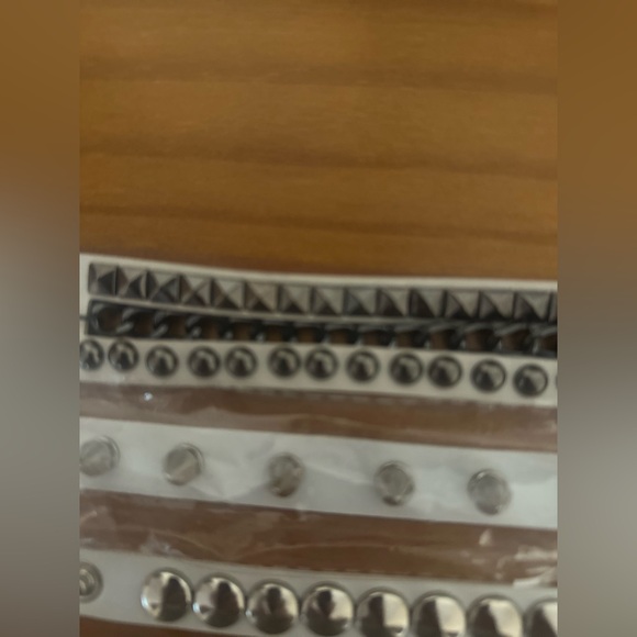 Bracelets - Picture 2 of 5